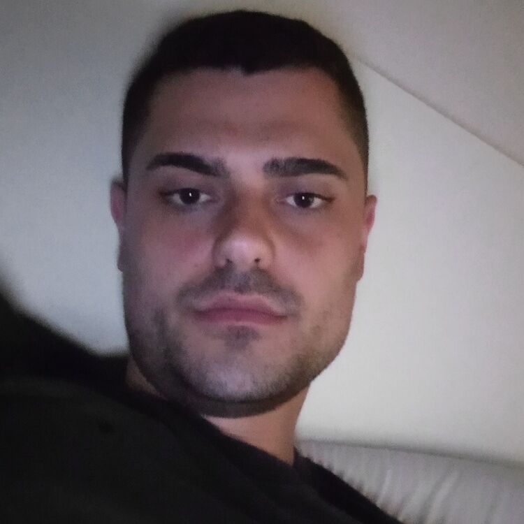 Foto de perfil de Adrián